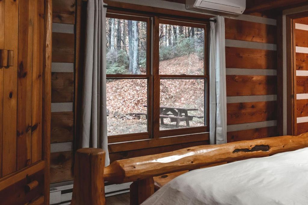 Deer Run Cabin At 36 North - Hot Tub Purlear 外观 照片