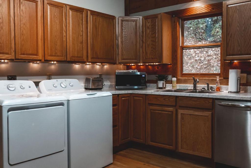 Deer Run Cabin At 36 North - Hot Tub Purlear 外观 照片